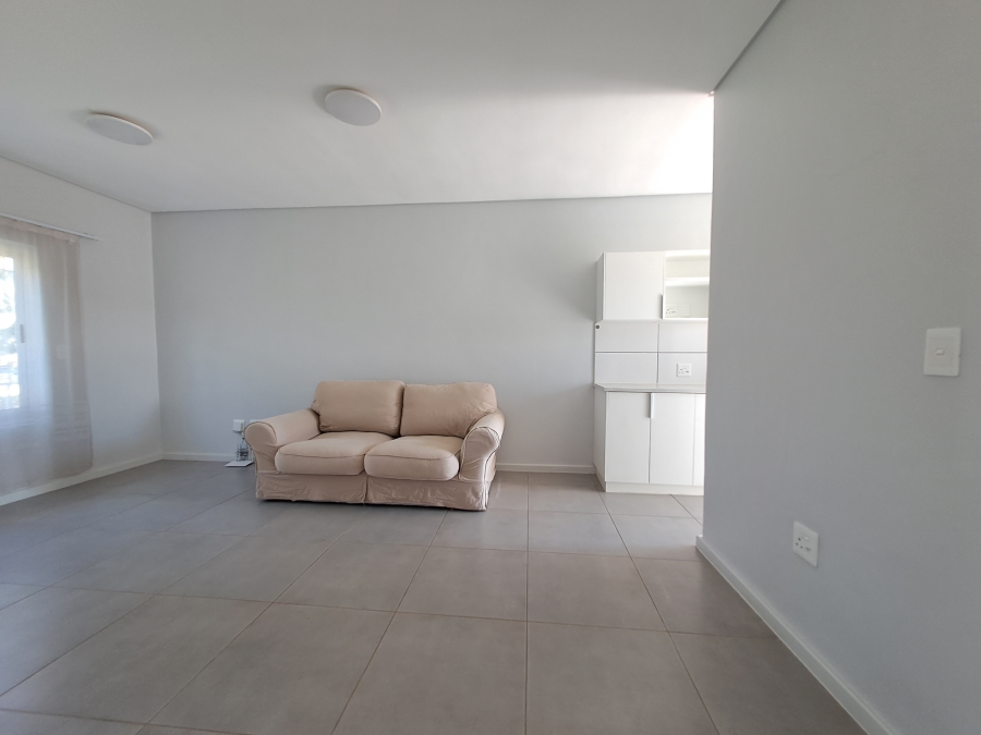 To Let 2 Bedroom Property for Rent in Newinbosch Western Cape